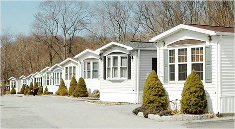 8 Ways to Make Money With Mobile Homes Inside Mobile Home Parks #realestate investing Buying A Mobile Home, Modern Mobile Homes, Mobile Home Bathrooms, Mobile Home Kitchens, Mobile Home Makeovers, Commercial Plumbing, Mobile Home Living, Tiny House Community, Mobile Home Parks