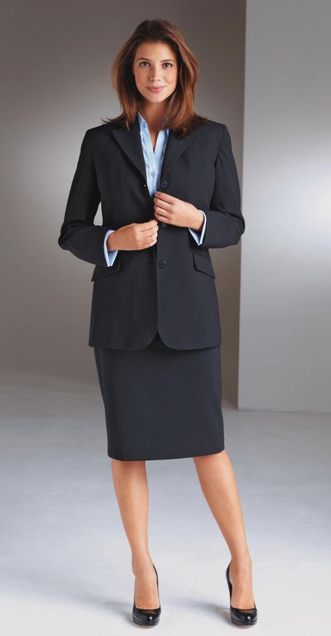 Skirt suits, uniforms, amazing dresses... Elegant Dresses Classy Vintage, Business Dress Women, Rok Mini, Womens Professional Fashion, Elegant Dresses Classy, Woman Suit Fashion, Stylish Work Outfits, Business Dresses, Skirt Suit