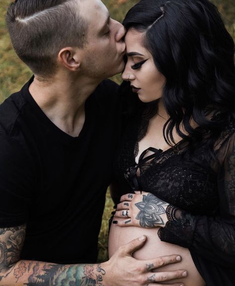 Spooky Maternity Photoshoot, Goth Maternity Photos, Grunge Maternity Photography, Spooky Pregnancy Photoshoot, Dark Maternity Pictures, Halloween Maternity Photoshoot Family, Spooky Season Maternity Shoot, Gothic Maternity Photoshoot, Witchy Maternity Shoot