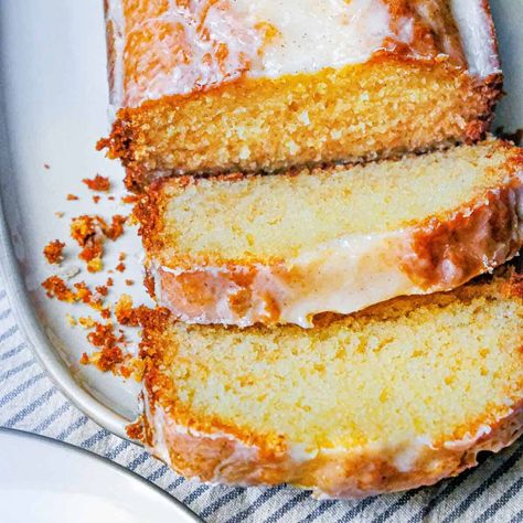 Vanilla Loaf Cake with Vanilla Bean Glaze Loaf Cake Decoration, Vanilla Loaf, Vanilla Loaf Cake, Fruity Cakes, Spice Cakes, Streusel Cake, Loaf Cake Recipes, Fruity Cake, Bean Cakes