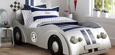 Vehículo-cama de coche de carreras Boys Car Bedroom, Cars Bedroom Decor, Kids Car Bed, Car Themed Bedrooms, Race Car Bed, Boy Toddler Bedroom, Beautiful Bedroom Designs, Cool Kids Rooms, Cool Kids Bedrooms