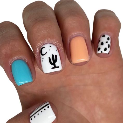 Short Western Nails, Mercedes Nails, Western Nail Designs, Stubby Fingers, Country Acrylic Nails, Rodeo Nails, Cowboy Nails, Western Nails, Acrylic Ideas