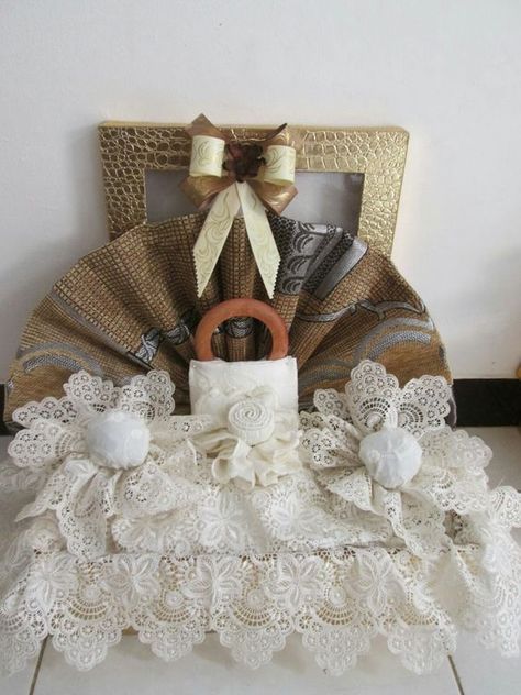 Hantaran Simple, Seserahan Mukena, Diy Wedding Buffet, Vintage Wedding Decorations Diy, Diy Wedding Lighting, Hantaran Ideas, Diy Clothes Organiser, Wedding Souvenirs Diy, Wedding Rings Ideas