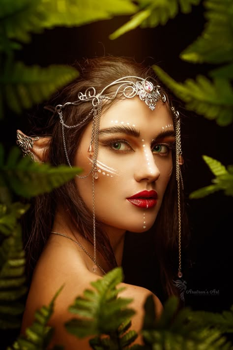 Mystical Creature Photoshoot, Elf Woman Cosplay, Elven Photoshoot Ideas, Elve Cosplay Female, Nature Elf Makeup, Elven Costume Halloween, Woodland Elf Makeup Looks, Forest Queen Aesthetic, Elves Photoshoot