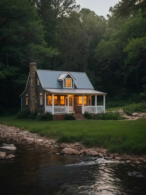 White Picket Fence Ideas, Picket Fence Ideas, Farm Dream, Country Home Exterior, Small House Exteriors, Small Country Homes, Fence Designs, House Flippers, Modern Rustic Farmhouse