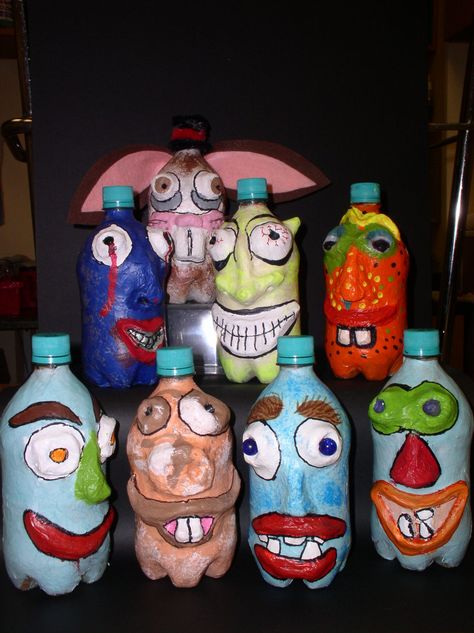 Middle School Crafts Projects, Middle School Crafts, معرض فني, 3d Art Projects, Paper Mache Projects, Middle School Art Projects, Painted Bottles, Face Jugs, Art Lessons Middle School