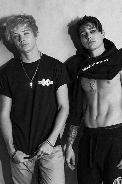 Sam And Colby Merch, Colby Brock And Sam Golbach, Colby Brock Snapchat, Hot Emo Guy, Sam And Colby Fanfiction, Colby And Sam, Sam N Colby, Colby Cheese, Sam Golbach