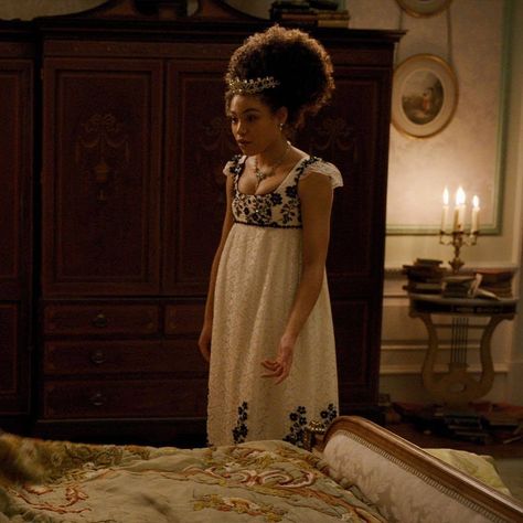 Black Women Regency Era, Outfit Claims, Marina Thompson, Regency Era Aesthetic, Bridgerton Outfits, Bridgerton Dresses, Bridgerton Aesthetic, Fairy Tale Costumes, Regency Dress