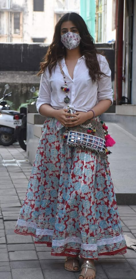 Nupur Sanon, Printed Skirt Outfit, Long Skirt Outfits, Western Wear Outfits, 2023 Fashion Trends, Bollywood Outfits, Casual Indian Fashion, Desi Fashion Casual, Traditional Indian Outfits