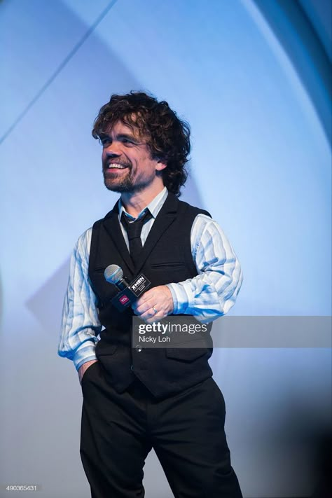 Peter Dinklage Wallpaper, Lannister Tyrion, Peter Dinklage, Tyrion Lannister, Fake People, Smash Cake, Attractive People, Winter Is Coming, Pretty Men