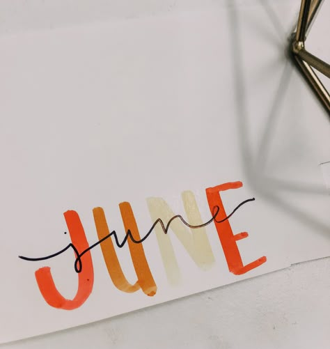 hand lettering. june. write. June Font, April Font, June Lettering, June Writing, Headers Ideas, Bullet Journal Calendrier, Bullet Journal Headers, Learn Hand Lettering, Bullet Journal 2020