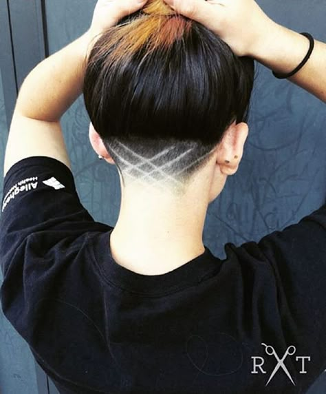 Sweet Cut Thanks @samantha_roshel #GirlsWithShavedHeads #ShornNape… Back Of Head Shaved, Shornnape Undercut, Undercut Hair Designs, Undercut Hairstyles Women, Girls With Shaved Heads, Undercut Long Hair, Undercut Designs, Undercut Styles, Shaved Hair Designs