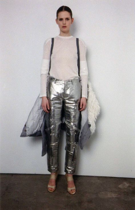 Helmut Lang Fall 1999 Ready-to-Wear Fashion Show Collection Helmut Lang 90s, Helmut Lang Archive, Juergen Teller, Futuristic Fashion, Helmut Lang, Fashion History, 90s Fashion, Metallica, Fashion Show