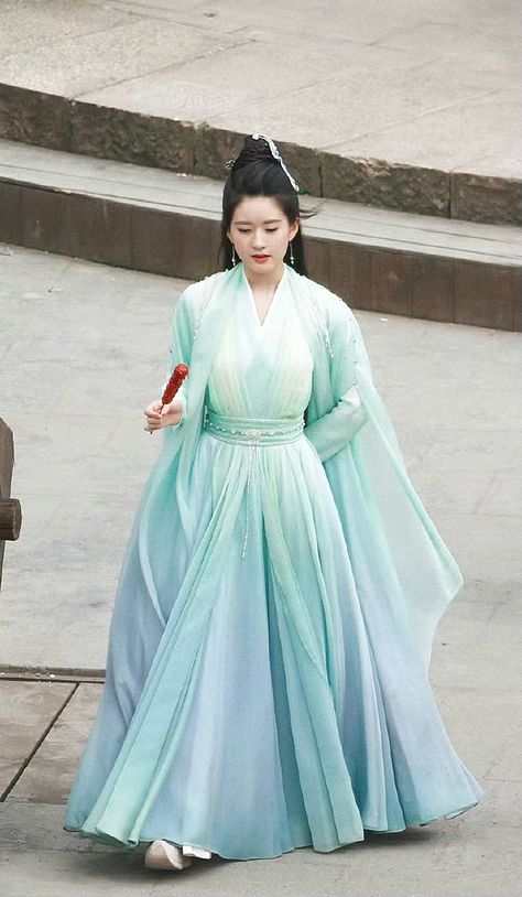 Light Blue Hanfu, Chinese Traditional Costume, Chinese Dresses, Bts Inspired Outfits, Traditional Chinese Dress, Korean Dress, Chinese Clothing, Fantasy Dress, Chinese Dress