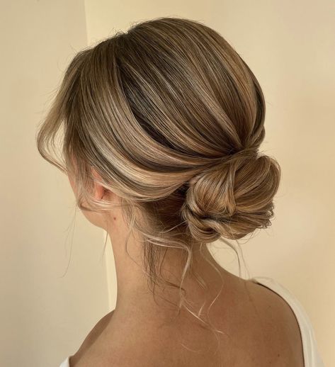 Formal Updo Medium Length Hair, Soft Bridal Bun, Messy Bun Formal Hair, Oficial Hairstyles, Bridesmaid Hair Low Bun, Low Bun Short Hair, Hairstyle Wedding Bridesmaid, Updo Bridesmaid Hair, Low Bun Wedding Hair