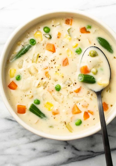 Veggie And Potato Soup, Leek Vegetable Soup, Cauliflower Vegetable Soup, Vegetarian Potato Soup Crock Pot, Creamy Vegetable Soup Recipes, Potato Vegetable Soup, Vegetable Potato Soup, Potato Loaded, Vegetable Puree Soup