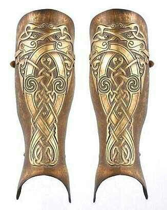 These leg greaves are much like the workmanship of Rohan. Greaves Armor, Celtic Armor, Quotes Facts, Costume Armour, Ancient Armor, Ancient Celts, La Forge, Humor Quotes, Royal Guard