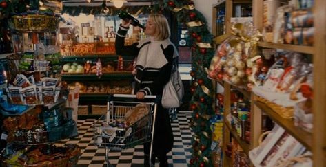 The Holiday Movie, Frazzled English Woman, Romantic Comedies, Film Locations, Nancy Meyers, Chick Flicks, Christmas Feeling, Ring In The New Year, Christmas Inspo