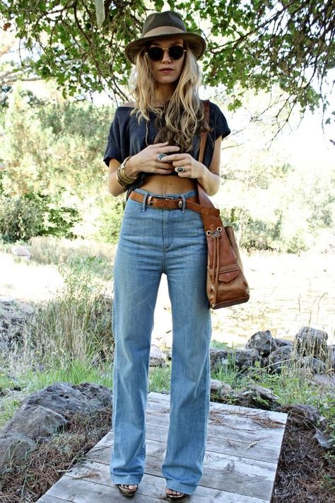 Festival Outfit Ideas and Must-Haves Moda Hippie, Jeans Trend, Boho Styl, Mode Hippie, Estilo Hippie, Mode Boho, Bohol, Style Photo, Mode Inspo