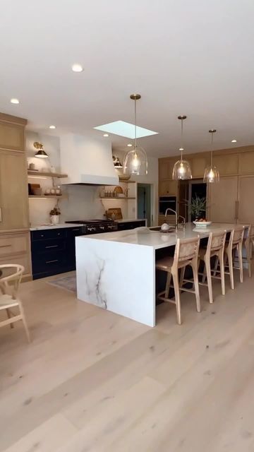 Rejuvenation on Instagram: "We'll never get tired of this kitchen view—or the way @lhk.interiors customized our Haleigh Pendants to perfectly suit the space. #myonepiece" Lhk Interiors, Vegas House, Kitchen View, Lake Kitchen, Kitchen 2024, Modern Mediterranean, Interiors Kitchen, Tips For Glowing Skin, Beauty Tips For Glowing Skin