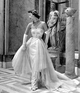 Sophie Malgat in gorgeous narrow white satin gown, the bod… | Flickr White Satin Gown, Jacques Fath, Vintage Fashion 1950s, Retro Mode, Vintage Gowns, White Tulle, Vintage Couture, Photo Vintage, Vintage Bride