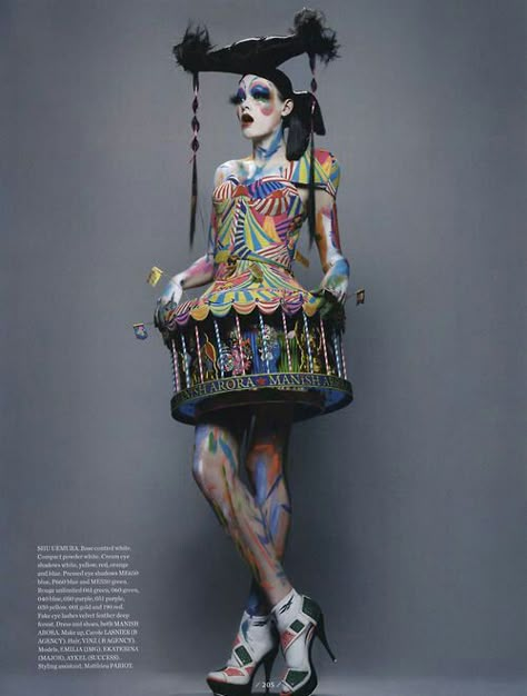 Crazy dress Circus Chic, Circus Fashion, Pierrot Clown, Dark Circus, Toy Animals, Manish Arora, Circus Costume, Night Circus, Circus Theme