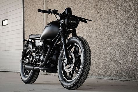 Moto Guzzi Cafe Racer, Brat Cafe, Brat Style, Best Build, Total Black, Moto Guzzi, Custom Motorcycles, Exotic Cars, Cafe Racer