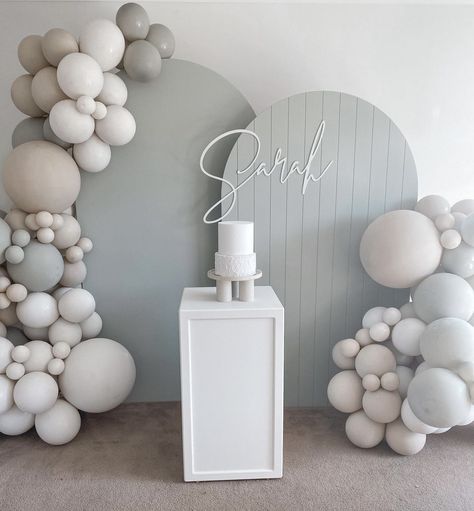 Baby Shower Ideas Minimalist, Baptism Backdrop Boy, All White Gender Reveal, Gray Baby Shower Ideas, Grey Baby Shower Ideas, White Birthday Backdrop, Christening Backdrop, First Birthday Decorations Boy, 1st Birthday Backdrop