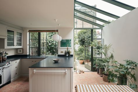 Kitchen Tour: A Gorgeous Extension With a Leafy Glasshouse Feel | Houzz UK Narrow Kitchen Extension, Orangery Kitchen, Rear Kitchen Extension, Period Kitchen, Kitchen Tour, Narrow Kitchen, Kitchen Extension, Terraced House, Interior Styles