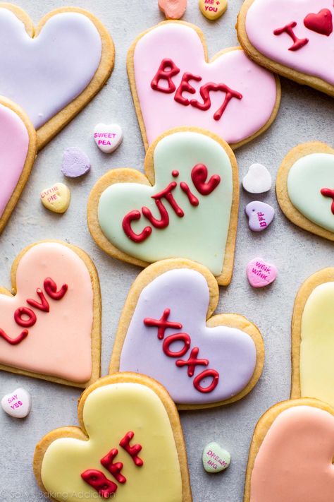 Heart Sugar Cookies, Heart Candies, Halloween Sugar Cookies Decorated, Valentine Cookies Decorated, Valentines Day Sugar Cookies, Valentines Recipes Desserts, Heart Sugar Cookie, Halloween Cookie Recipes, Valentine Sugar Cookies