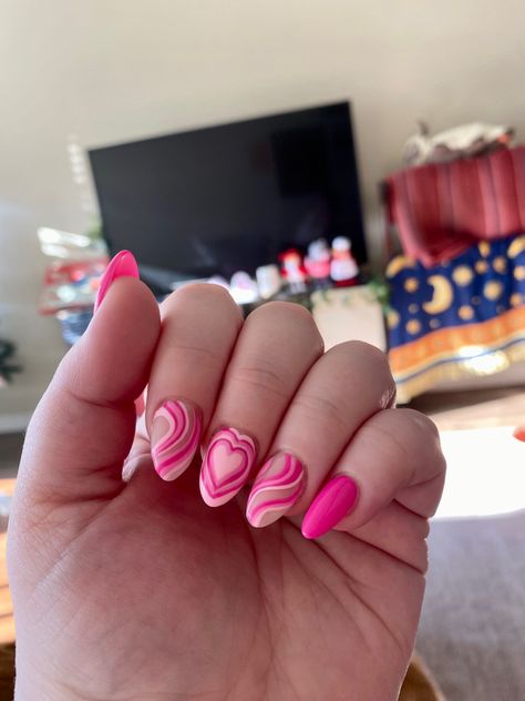 Power Puff Heart Nails, Hot Pink Heart Nails, Retro Heart Nails, Hot Pink Valentines Day Nails, Power Puff Nails, Girl Nail Designs, Valentine Nail Design, Pink Heart Nails, Nails Retro