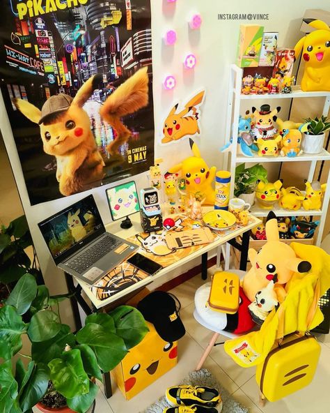 Pokemon Bedroom, Video Game Room Decor, Pokemon Room, Pokemon Merchandise, Gamer Setup, Pokemon Craft, Cute Pokemon Pictures, Flat Ideas, Pastel Room