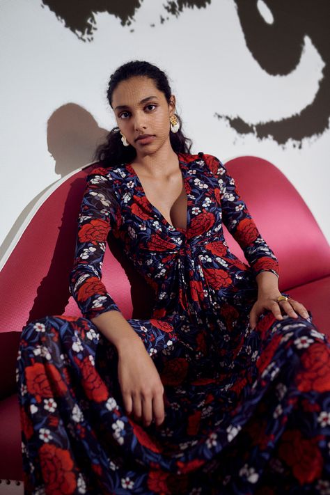 Resort 2023 Fashion, 2023 Lookbook, Pre Fall 2023, Cruise Fashion, Dvf Diane Von Furstenberg, Resort 2023, Graduation Style, Moda Outfit, Diane Von Furstenberg Dress