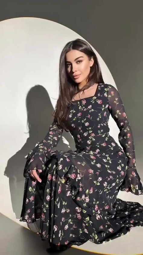 Asymmetrical Layered Lotus Sleeve Tie High Waist Slim Printed Elegant Maxi Dresses2 Chiffon Maxi Dress With Sleeves Classy, Night Out Clothes, Women's Party Wear, Bridesmaid Dress Shoes, Elegant Maxi Dresses, Mini Dress Hot, Designer Maxi Dress, Long Maxi Dresses, Beautiful Maxi Dresses