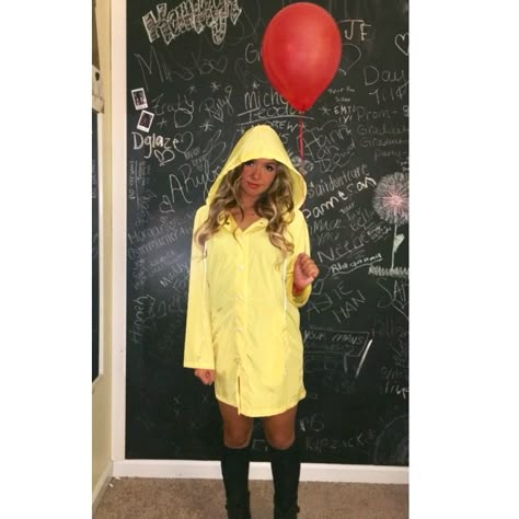 Georgie Costume Women, Georgie Halloween Costume Women, G Costumes Ideas, News Flash Halloween Costume, Warm Cute Halloween Costumes, Cheap Halloween Costume Ideas, Georgie Costume It Women, Homemade Halloween Costumes For Teens, Cute Warm Halloween Costumes