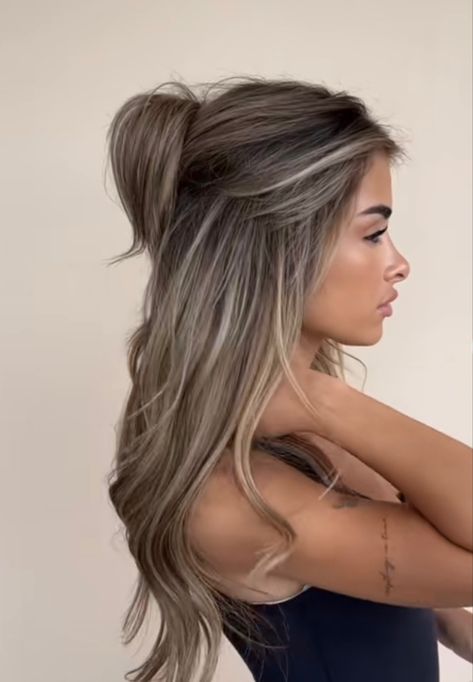 Rambut Brunette, Brown Hair Inspo, Brunette Hair With Highlights, Hairstyles For Layered Hair, Long Hair Color, Brown Hair Balayage, Blonde Hair Inspiration, Machine Sewing, Hair Color And Cut