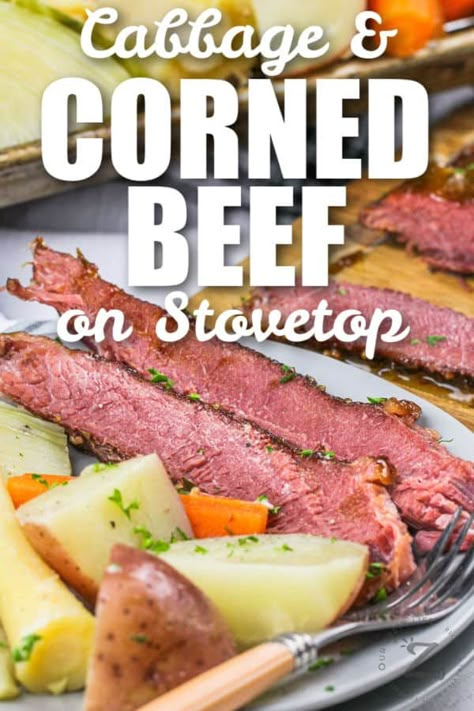 Corned Beef Recipes Crock Pot, Corned Beef Recipes Slow Cooker, Corned Beef And Cabbage Recipe, Beef And Cabbage Recipe, Crock Pot Corned Beef, Crock Pot Corn, Slow Cooker Corned Beef, Cooking Corned Beef, Corn Beef