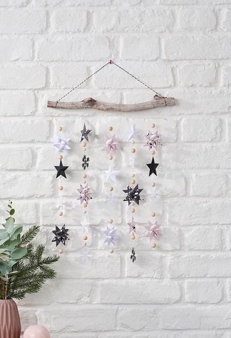 How to make a paper origami Christmas star Paper Origami Christmas, Origami Christmas Decorations, Diy Paper Christmas Decorations, Origami Christmas Star, Origami Butterfly Easy, Stars Mobile, Flower Fairy Lights, Diy Paper Christmas Tree, Origami Christmas Tree