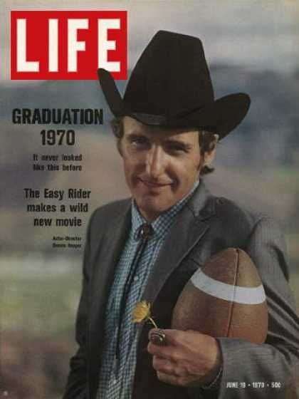 Dennis Hopper is listed (or ranked) 4 on the list The Best Life Magazine Covers Dennis Hopper Easy Rider, Life Magazine Covers, Dennis Hopper, Life Cover, Look Magazine, Film History, Penelope Cruz, Easy Rider, Time Magazine