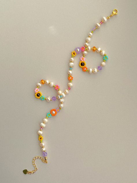 Posie Necklace Delicate Colorful Flower Necklace Dainty Seed Bead Choker Pearl Necklace - Etsy Freshwater Pearl Necklace Diy, Seed Bead Diy, Beads Necklace Design, Bead Jewelry Ideas, Diy Beaded Jewelry, Flower Pearl Necklace, Choker Pearl Necklace, Seed Beads Diy, Choker Pearl