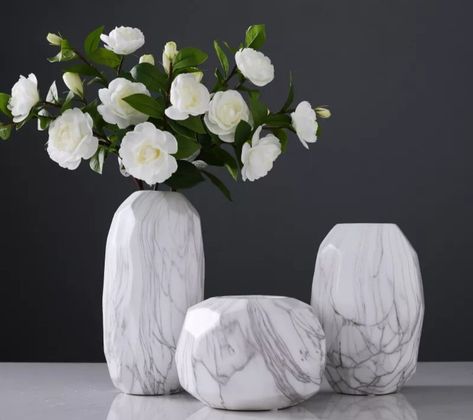 Marble finish on different sizes vase. Marble Vase Decor, Creative Vase, Pot Vase, Marble Finish, Marble Vase, Vase Ceramic, Living Room Decoration, Large Vase, Simple Art