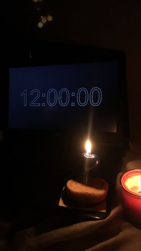 12 O Clock Birthday Surprise, 12 00 Clock Time Birthday, Happy Birthday Fake Story, 12 Am Clock Aesthetic, Photo Video App, Happy Birthday Icons, Happy Birthday To Me Quotes, Funny Happy Birthday Song, Birthday Countdown