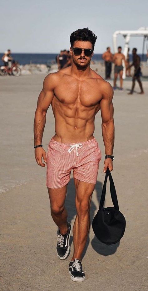 Male Fitness Models, Mens Fashion Blog, Mens Swim Shorts, Trening Abs, Muscular Men, Shirtless Men, Man Swimming, Muscle Men, Fitness Model