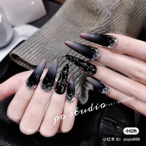 Black Fake Nails, New Year Nails, Star Nail Designs, Usa Nails, Summer Nail Ideas, Black Coffin Nails, Asian Nails, Nail Jewels, Goth Nails