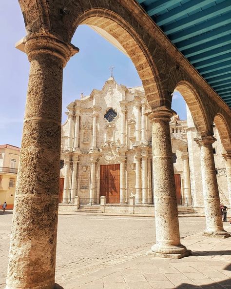 Havana Vieja, Cuba Photography, World Cultures, The Neighborhood, Barcelona Cathedral, Havana, Cuba, The Neighbourhood, Arch