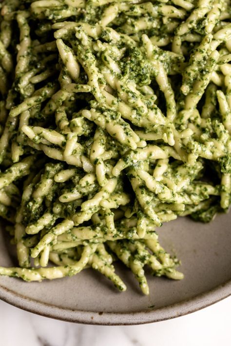 Sunday Night Dinner Recipes, Vegetarian Italian Recipes, Pesto Sauce Recipe, Mediterranean Recipes Healthy, Creamy Pasta Sauce, Pasta Al Pesto, The Noodle, Pesto Pasta Recipes, Italian Pasta Dishes