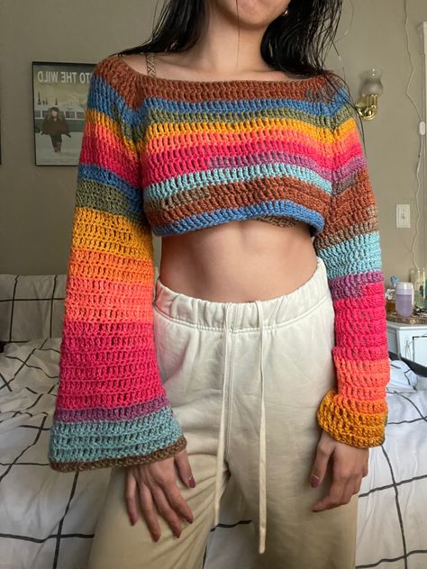 cant get enough of this yarn Crochet Tops Pattern, Free Crochet Tops, Bralette Pattern, Tops Pattern, Crochet Hack, Mode Crochet, Crochet Clothing And Accessories, Crochet Shrug, Pattern Ideas