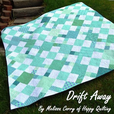 Drift Away Quilt Tutorial @ Happy Quilting Turquoise Quilt, Fat Quarter Quilt Pattern, Patchwork Ideas, Charm Pack Quilt, Quilting Tutorial, Charm Pack Quilts, Library Reference, Picnic Quilt, Fat Quarter Quilt