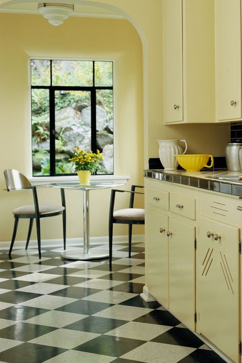 Take a Look at These 1930s - 1940s Kitchens 1930s House Interior Kitchens, 1940 Interior Design, 1930 Interior Design, 1940s Interior Design, 30s Kitchen, 1930 Kitchen, Checkered Floor Kitchen, Art Deco Kitchen Design, 40s Kitchen