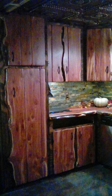 Live Edge Flooring, Live Edge Wood Kitchen Cabinets, Red Cedar Kitchen Cabinets, Live Edge Cabinet Doors, Rustic Cabinets Diy, Cedar Countertop Kitchen, Cedar Cabinets Kitchen, Live Edge Kitchen Countertops, Live Edge Countertop Kitchen